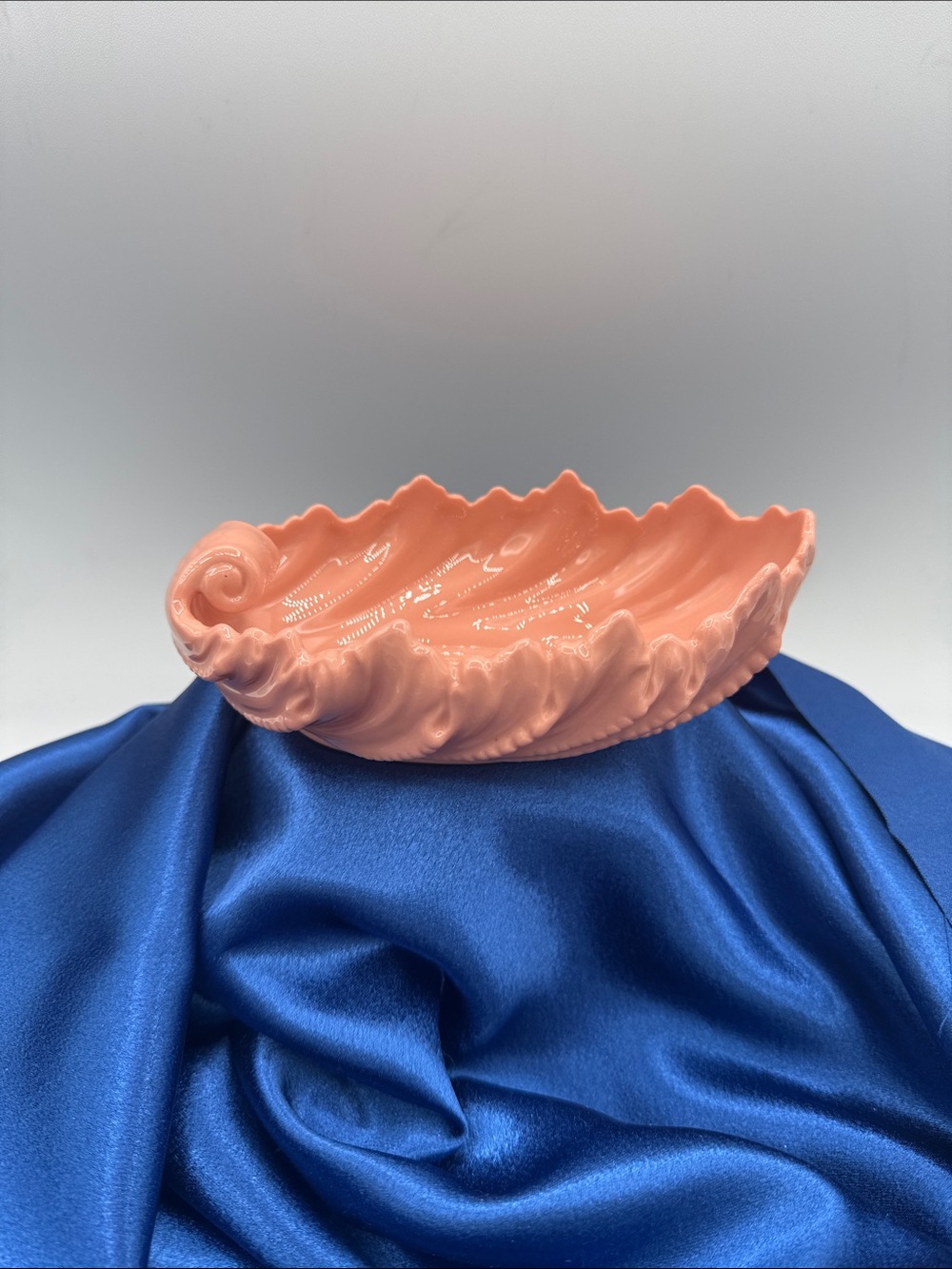 Pink Leaf-Shaped Ceramic Bowl